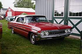 1961 Oldsmobile Dynamic 88 Convertible (35232134240).jpg